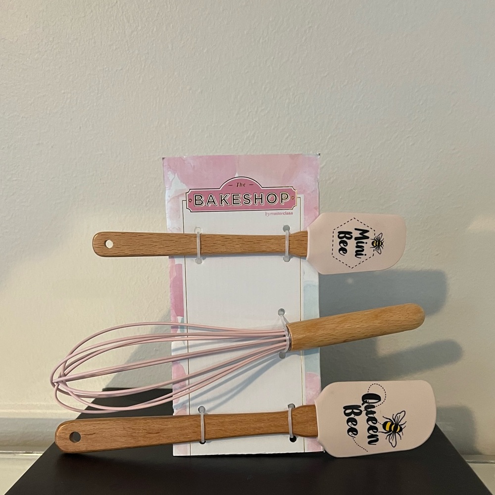 Bake shop Queen Bee Mini Bee and Whisk